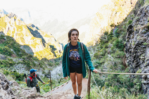 Caminata autoguiada al amanecer desde Pico do Arieiro hasta Pico RuivoCaminata al amanecer