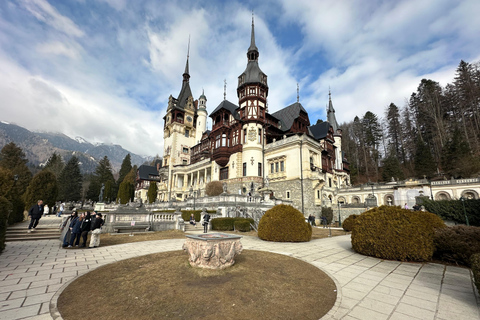 Private Tour from Bucharest: Peles Castle & Ialomita Cave