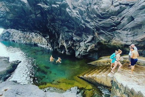 Madeira: Jeep 4x4 Safari Tour with Porto Moniz Natural PoolsFunchal: Mountains, Waterfalls, and Natural Pools Jeep Tour