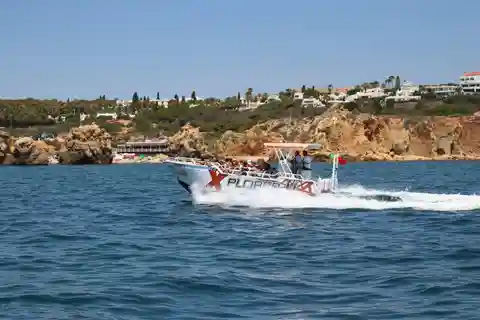 X Plorer – Caves (Benagil) & Dolphins Cruise