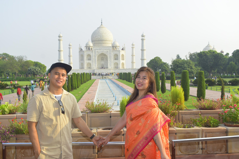 From Agra: Same day Delhi tour with AC car