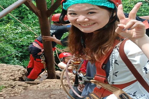 日惹：Jomblang 洞穴私人一日游Jomblang 洞穴和 Merapi 火山吉普车之旅