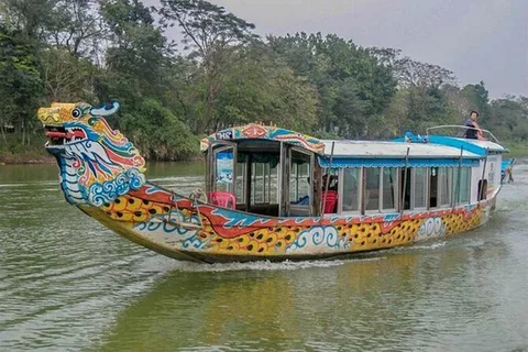 Excursión a Hue: Paseo por la Ciudad Imperial con Barco Dragón Opcional