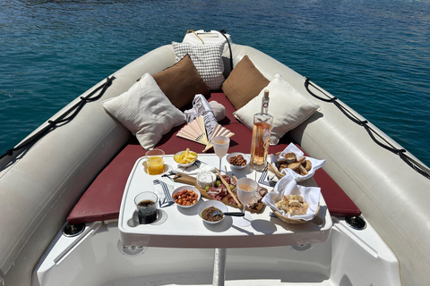 Marseille: All-Inclusive Mini Boat Tour around the Frioul Archipelago Marseille: All-inclusive mini boat cruise around the Frioul Islands