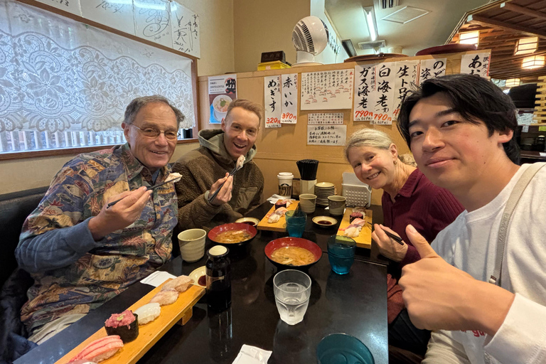 Kanazawa: Omicho Market Tour with Ramen Tasting