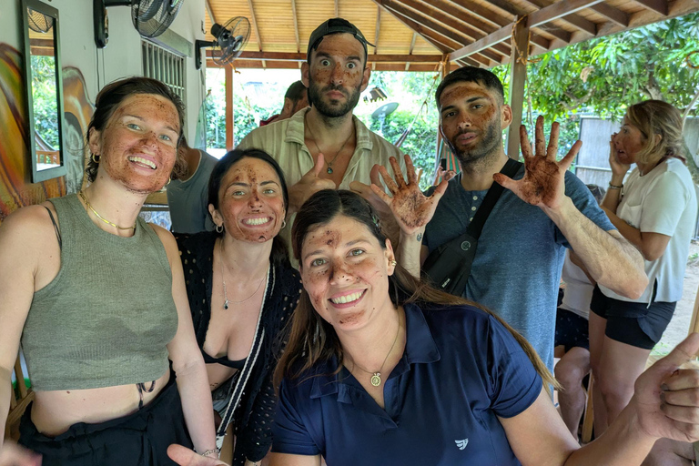 Entre Nubes - Sunrise at Cerro Kennedy, Pozo Azul, and Cacao Experience Between Clouds, Pozo Azul, and Cacao – Departure from the Minca Bridge