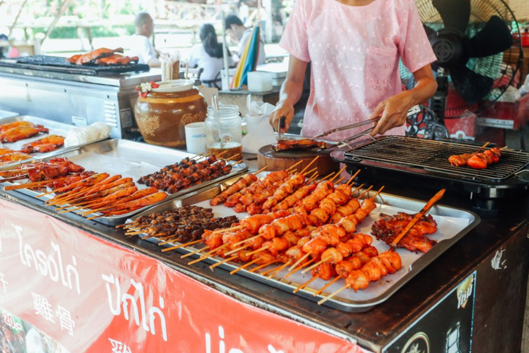 Pattaya: Khao Chi Chan, Viharn Sien & Floating Market