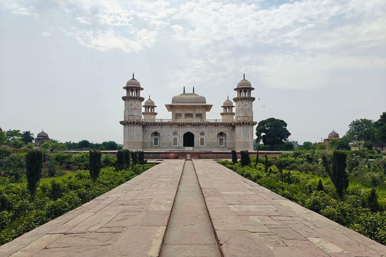 Taj Mahal Tour from Delhi Airport with All Inclusive Tour Guide Only.