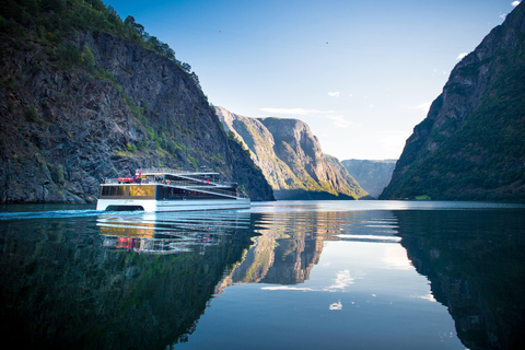 Z Bergen - piękny Nærøyfjord, Flåm i StegasteinZ Bergen: Wycieczka autobusowa z przewodnikiem z rejsem po fiordzie do Flåm