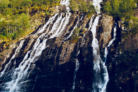 Bergen: Mostraumen Fjord Cruise with Live GuideBergen: Mostraumen Fjordcruise with Live Guide