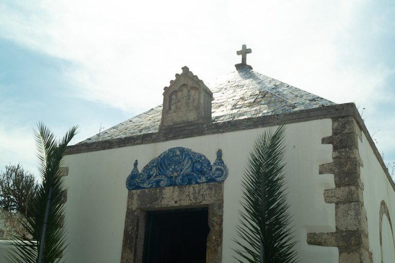 Nazaré: Walking Tour with Funicular & Local Guide