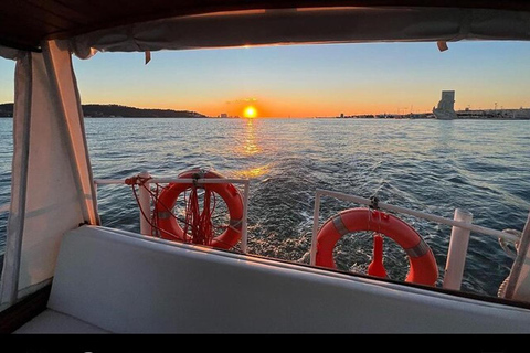 Passeio Barco pelo Rio Douro com uma lokalnyWycieczka po rzece Duero z miejscowym