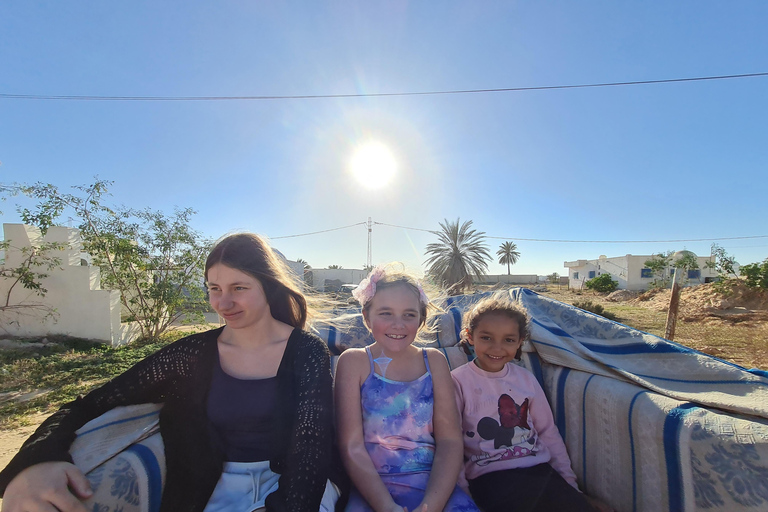 Djerba: Sunset Carriage Ride to Flamingo Island Djerba: Sunset Carriage Ride to Pink Flamingo Island