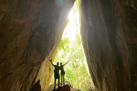 Tour delle cascate e delle grotte del Parco Nazionale di Tijuca