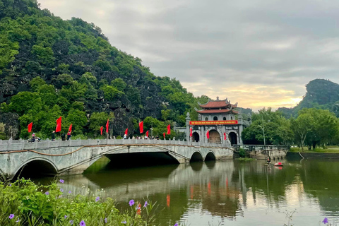 Hoa lu - Trang An, Mua Cave With Luxury Small Group