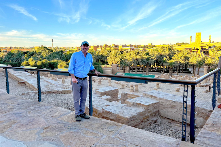 Riyadh: Cultural Guided City Tour & Historic Old Attractions Full-day shared group guided tour with Saudi lunch or dinner