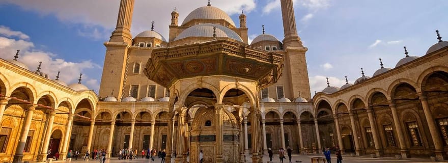 Au départ de Port-Saïd : excursion au Caire chrétien et islamique.