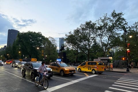 New York City: Night Tour & Italian Dinner with a Local