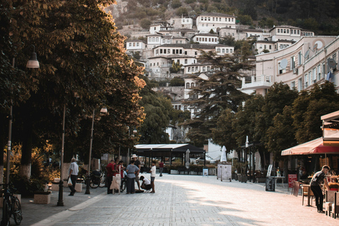 Z Tirany/Durres do miasta Berati UNESCO + zamek i jezioro Belsh