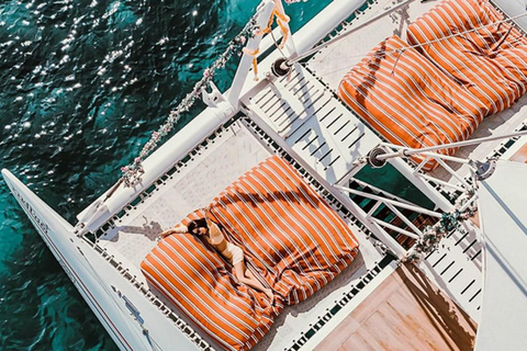 Phuket：New Year’s Eve Cruise with Fireworks & DJ party Rhapsody Happy New Year Event Single ticket