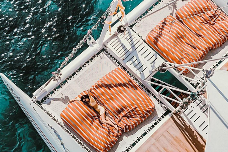 Phuket：New Year’s Eve Cruise with Fireworks & DJ party Rhapsody Happy New Year Event Single ticket