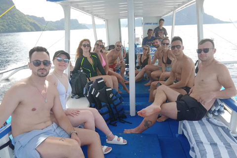 El nido :private tours ( early departure to avoid the crowd)