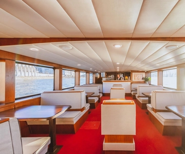 Budapest: Premium Sightseeing Cruise with Tokaj Frizzante