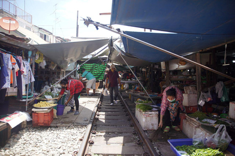Bangkok : Premium Maeklong & Floating Market Tour (9 pax)