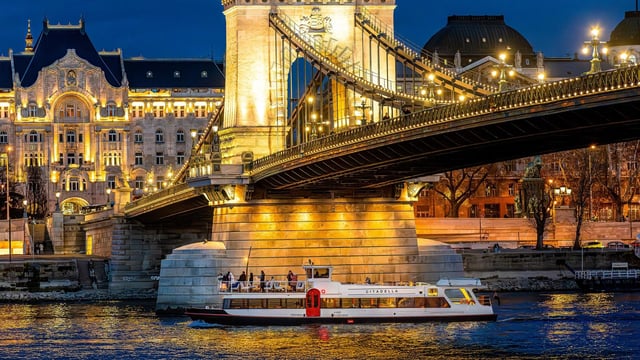 Budapesta: Croazieră turistică Premium cu Tokaj Frizzante