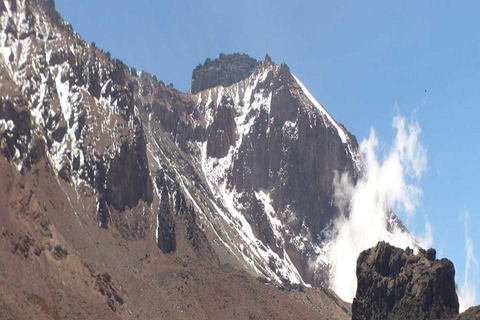 OS MELHORES 2 DIAS DE TREKKING - AVENTURAS NA ROTA DE MARANGU