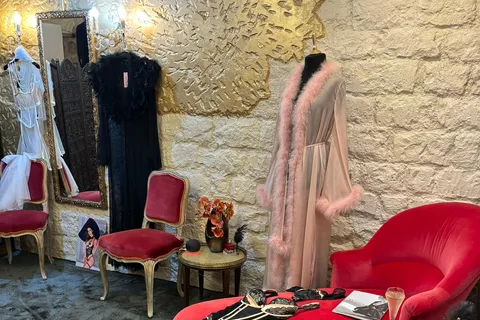 Paris: Private Dessous Anprobe Aktivität