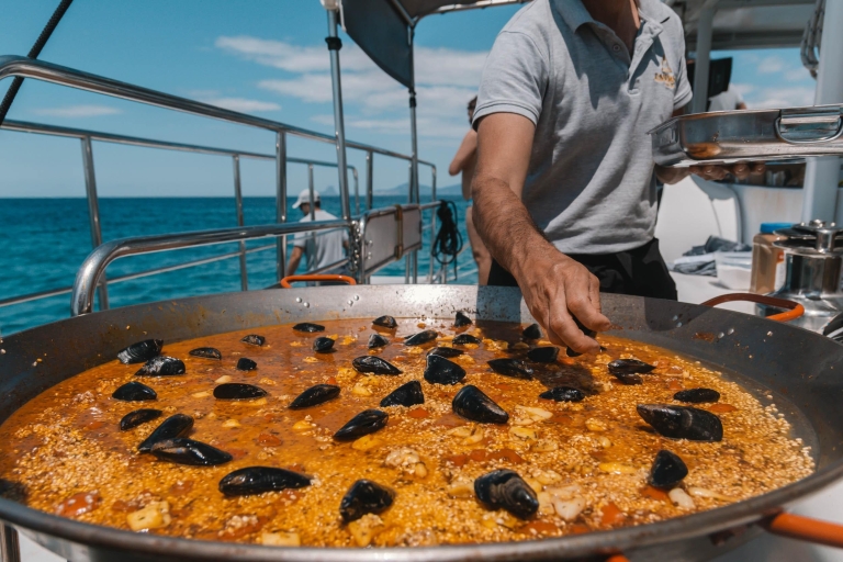 Ibiza: Bootsfahrt nach Formentera mit Open Bar & PaellaFormentera: Segeln zur wunderschönen Insel