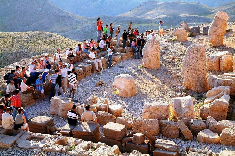 Da Istanbul: Göbekli Tepe e Monte Nemrut Tour di 2 giorniDa Istanbul: tour giornaliero di Göbekli Tepe e Şanlıurfa