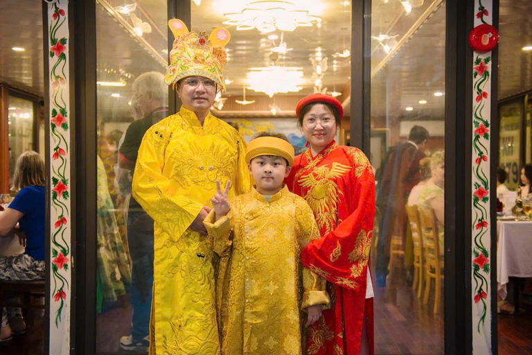 Hue: Royal Dinner Cruise on Perfume River & Live CaHue Music Royal Dinner Cruise with Hotel Pickup