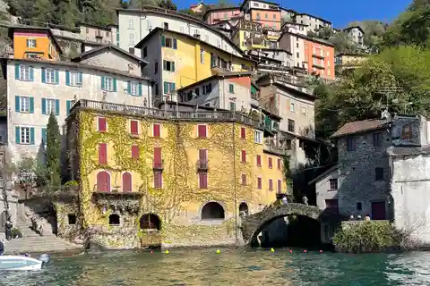 LAGO DI COMO : Tour privato in barca di 1 ora con skipper