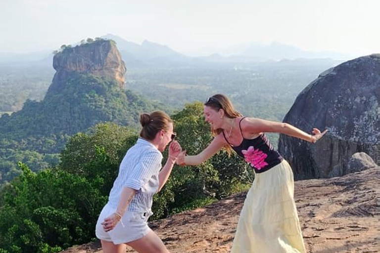 Kandy: Sigiriya and Dambulla Tuk Tuk Safari with Lunch