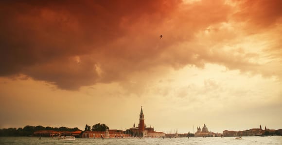 Venice: Murano-Burano Boat Tour & Glassblowing Demonstration