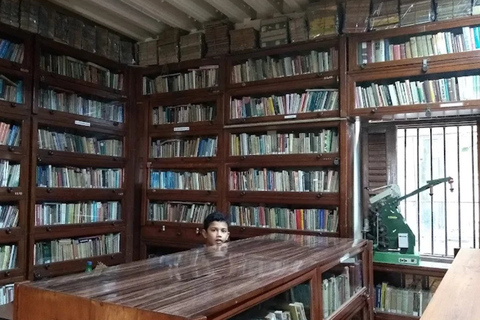 Mumbai: Half Day Sightseeing Tour with Elephanta Caves Mumbai: Half Day Sightseeing Tour with Meeting Point