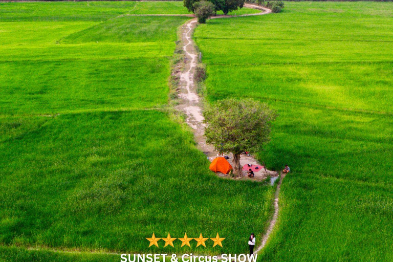 Siem Reap: Sunset, Dinner, and Circus Show with Pickup Siem Reap: Sunset, Dinner, and Circus Show with Pickup