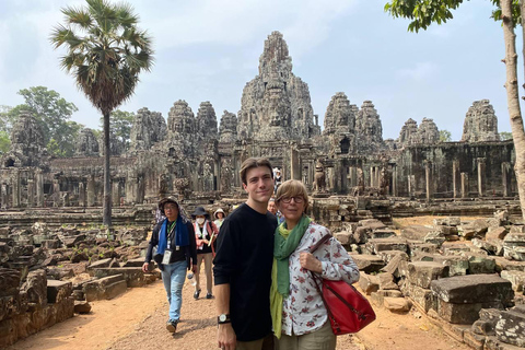 Exploring Angkor Wat: A Tour from Phnom Penh to Siem Reap