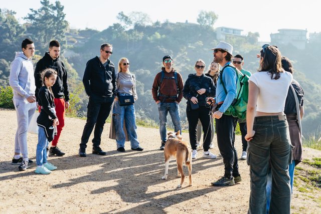 LA: Express Hollywood Sign Guided Walking Tour with Photos