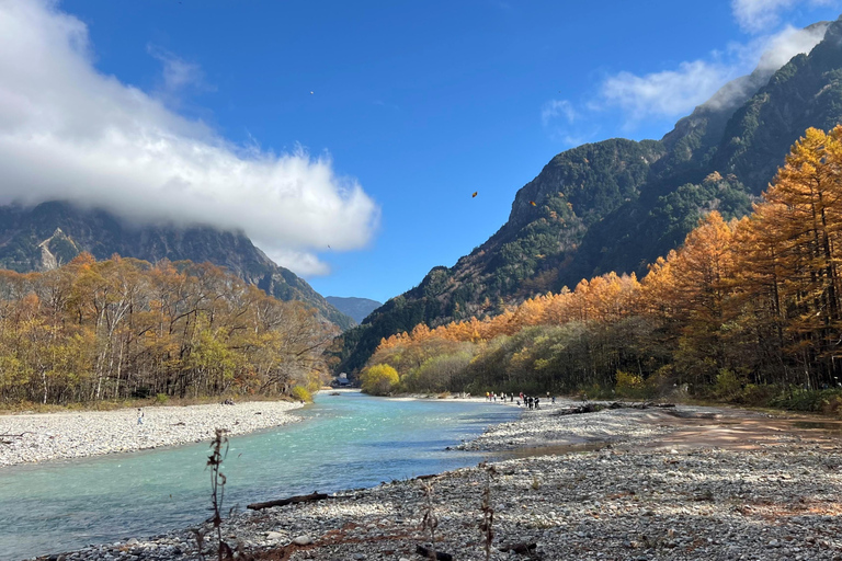 From Tokyo: Kamikochi Autumn Foliage Day Trip by Bus