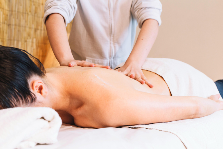 Seoul: Korean Spa and Massage Experience in Myeongdong VIP Course (150 mins)