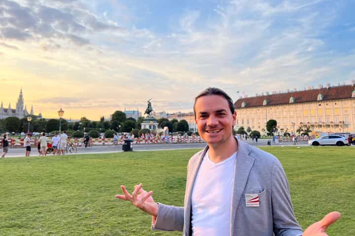 Vienna Belvedere Klimt Highlights, Private Tour - Upper Belvedere and Garden
