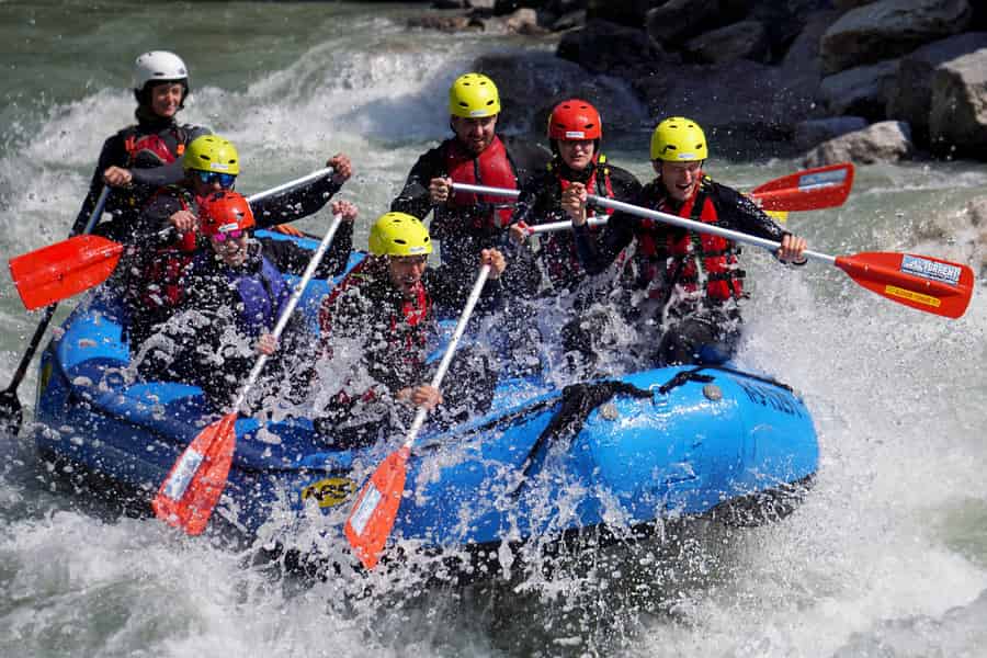Salzburg: Wildwasser-Rafting auf der Salzach. Foto: GetYourGuide