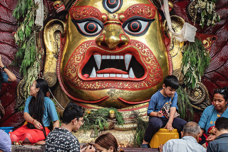 One-Day Private Vehicle Sightseeing Tour – 6 Points