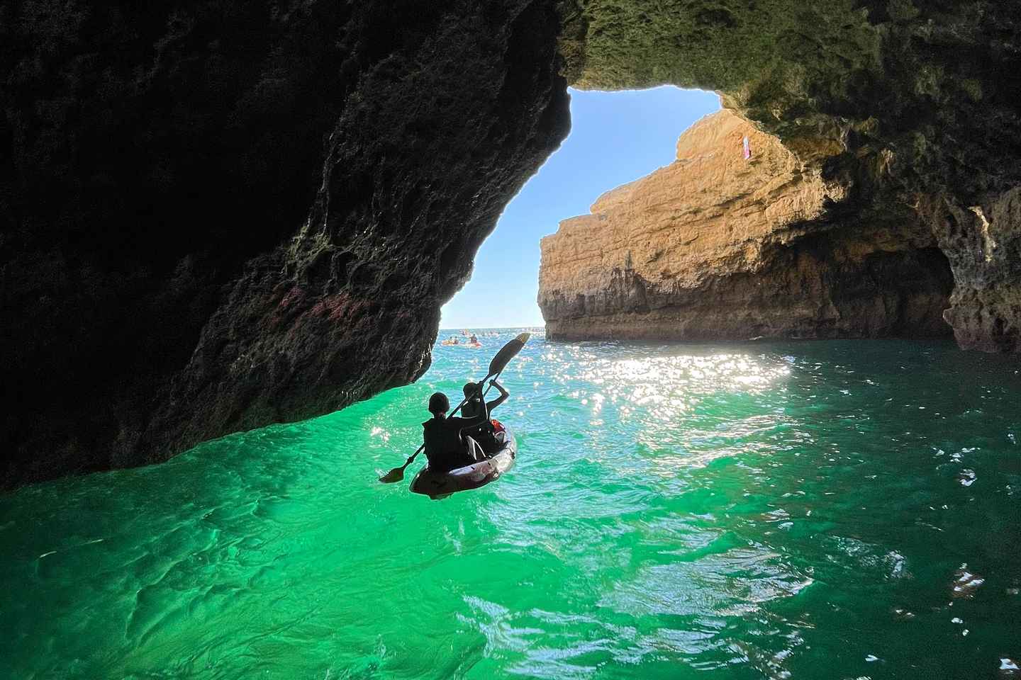 Kayak à Albufeira : Grottes et Falaises en 2 Heures