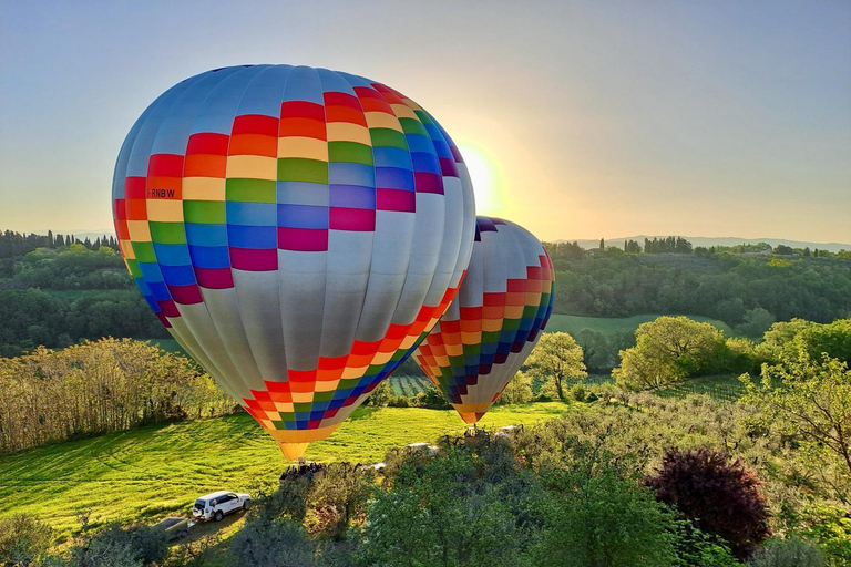 رحلة منطاد الهواء الساخن في توسكانا من منطقة شيانتيرحلة منطاد الهواء الساخن في توسكانا من شيانتي + 