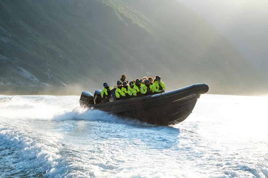 RIB Ålesund – Fjordsafari Hjørundfjord. Foto: GetYourGuide