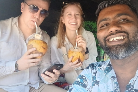 Kandy: Private Tuk Tuk City Tour with Local Guide